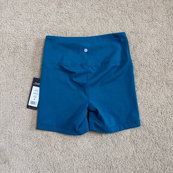 NWT Yogalicious Lux Shorts Teal NWT Size S 5" Inseam - Picture 3 of 9